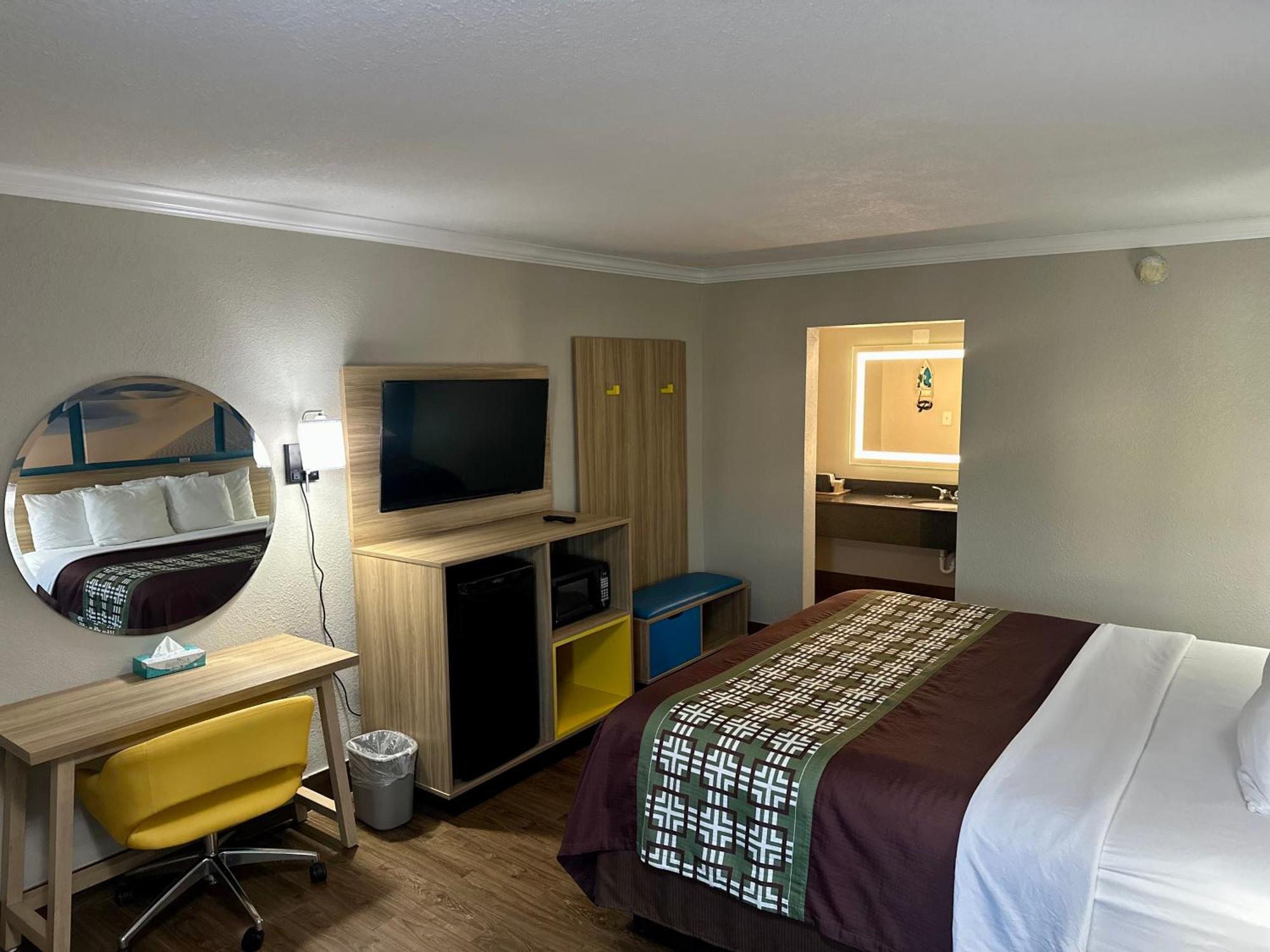 Hotel Days By Wyndham East