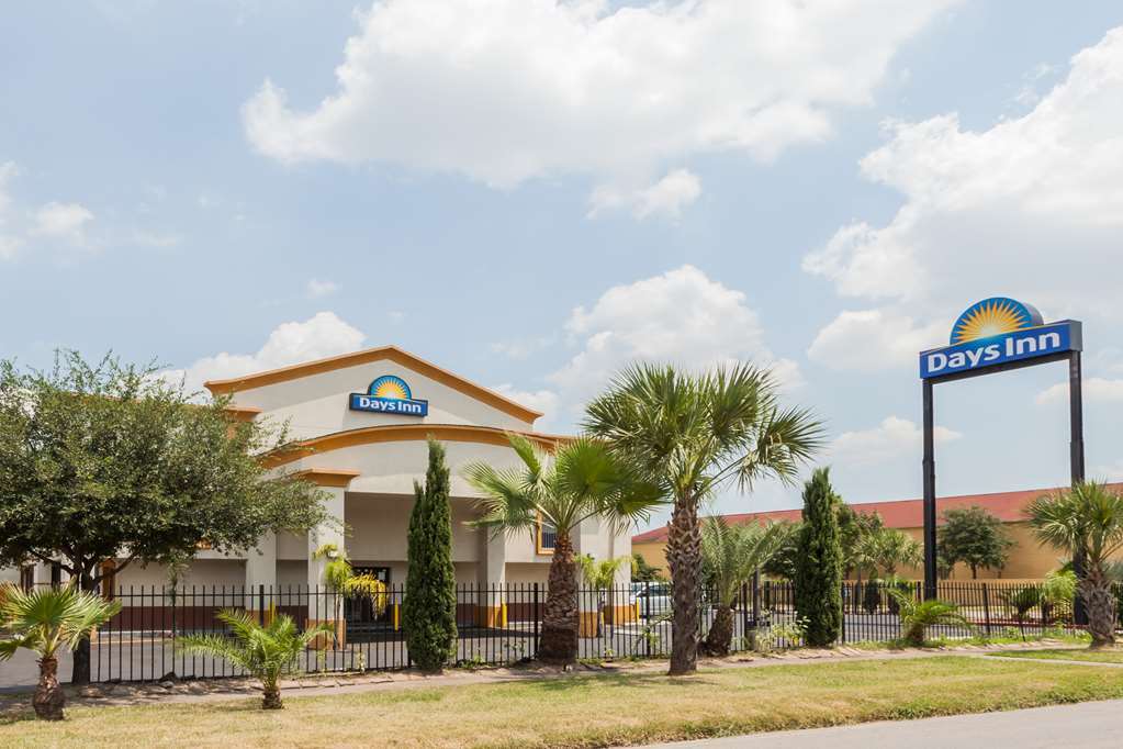Days By Wyndham East Hotel 2*