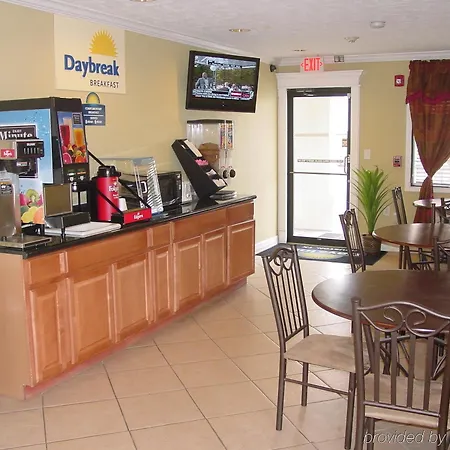 Days Inn By Wyndham Houston East 